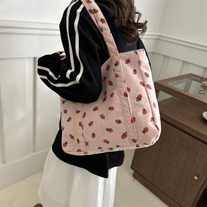 Strawberry Style Shoulder Bag – Fashionable & Versatile