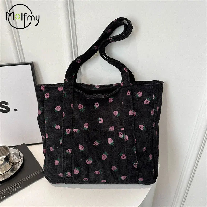 Strawberry Style Shoulder Bag – Fashionable & Versatile