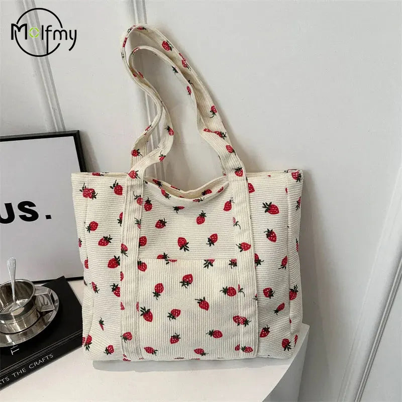 Strawberry Style Shoulder Bag – Fashionable & Versatile