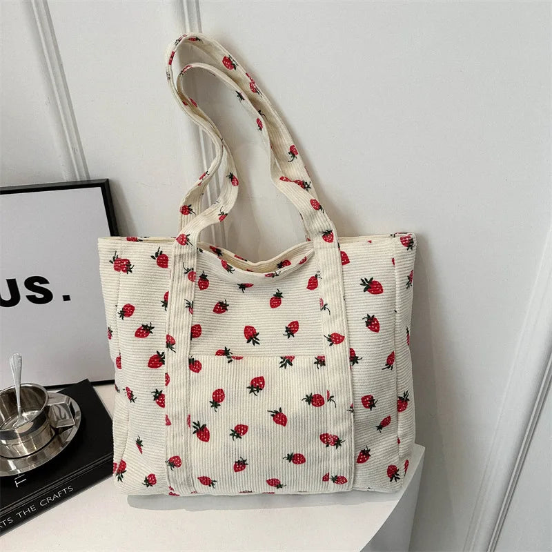 Strawberry Style Shoulder Bag – Fashionable & Versatile