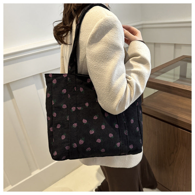 Strawberry Style Shoulder Bag – Fashionable & Versatile