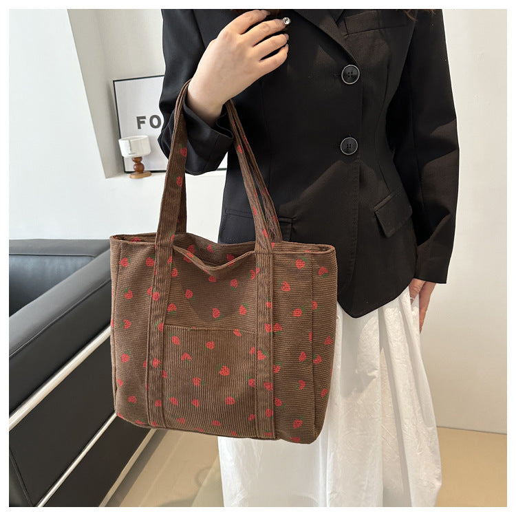 Strawberry Style Shoulder Bag – Fashionable & Versatile