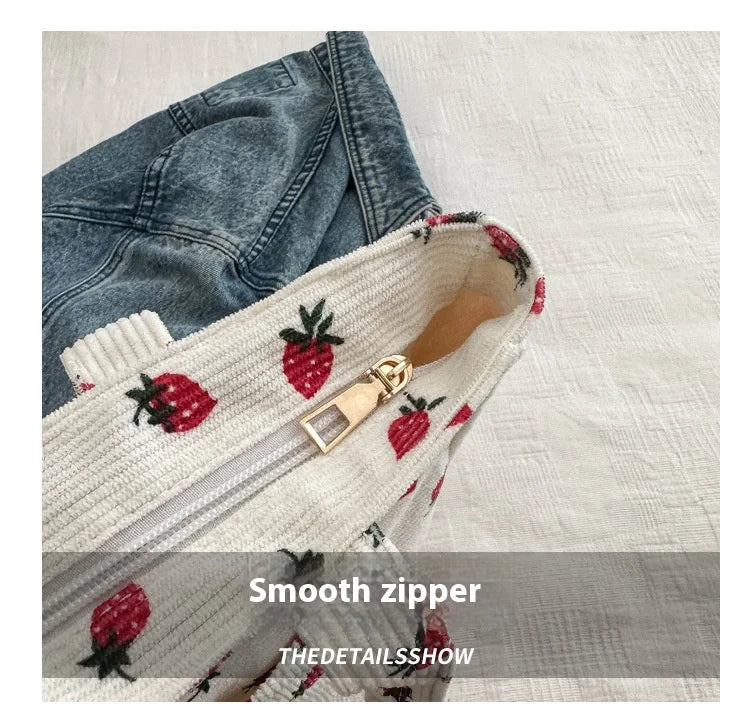 Strawberry Style Shoulder Bag – Fashionable & Versatile